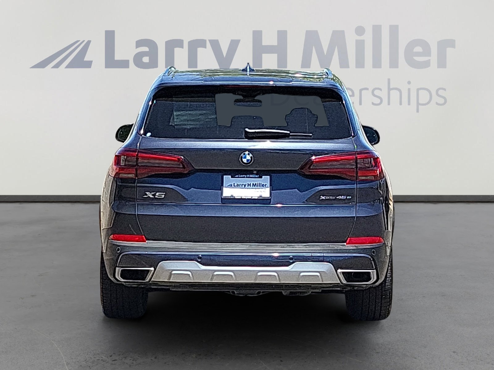 Used 2021 BMW X5 xDrive45e w/ Premium Package AWD/4WD image 4