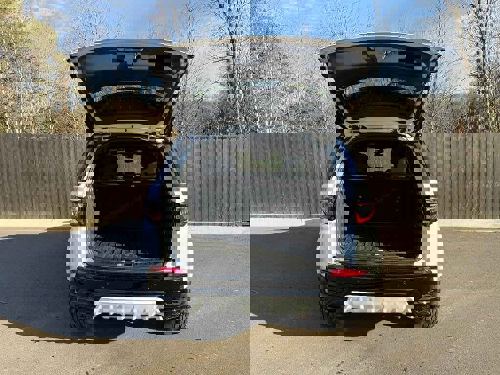 Used 2025 Land Rover Discovery Sport Dynamic SE image 5