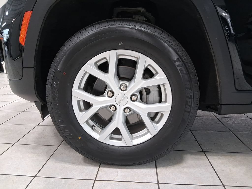 Used 2023 Jeep Grand Cherokee Limited AWD/4WD image 44