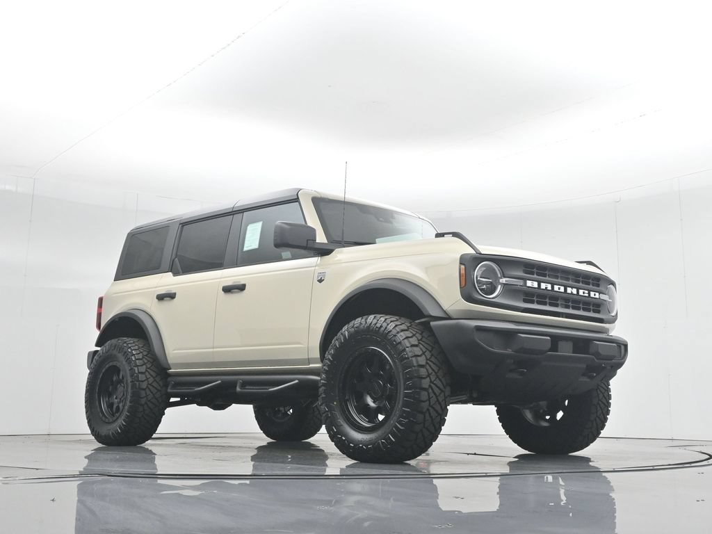 Used 2025 Ford Bronco Big Bend AWD/4WD image 3
