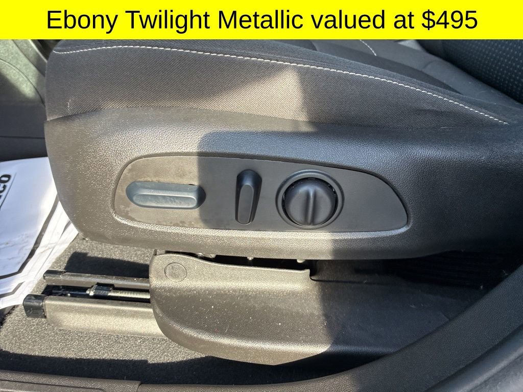 Used 2023 GMC Acadia SLE w/ Driver Convenience Package image 3