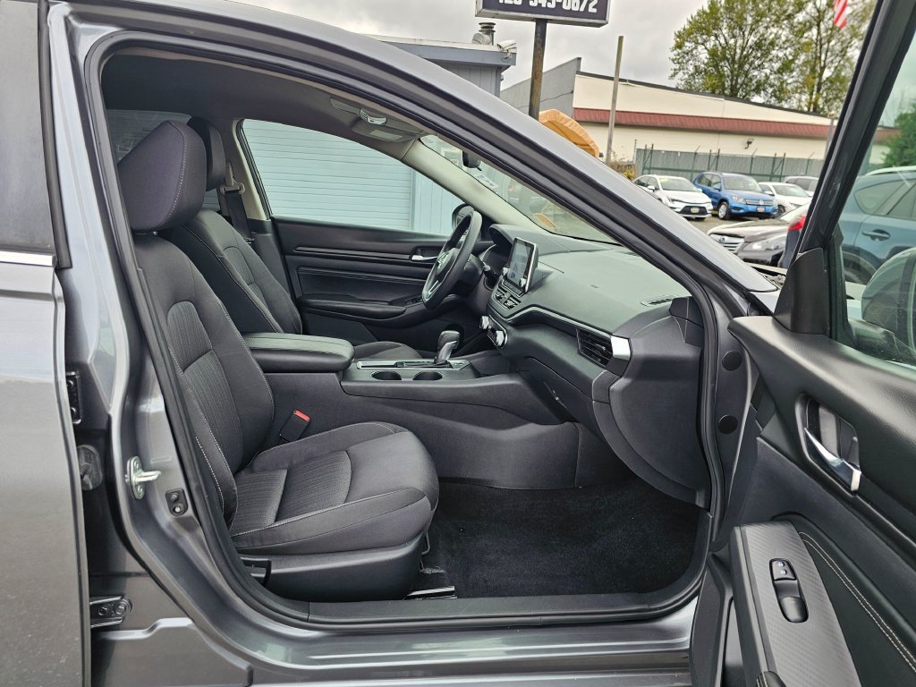 Used 2020 Nissan Altima 2.5 S FWD image 12