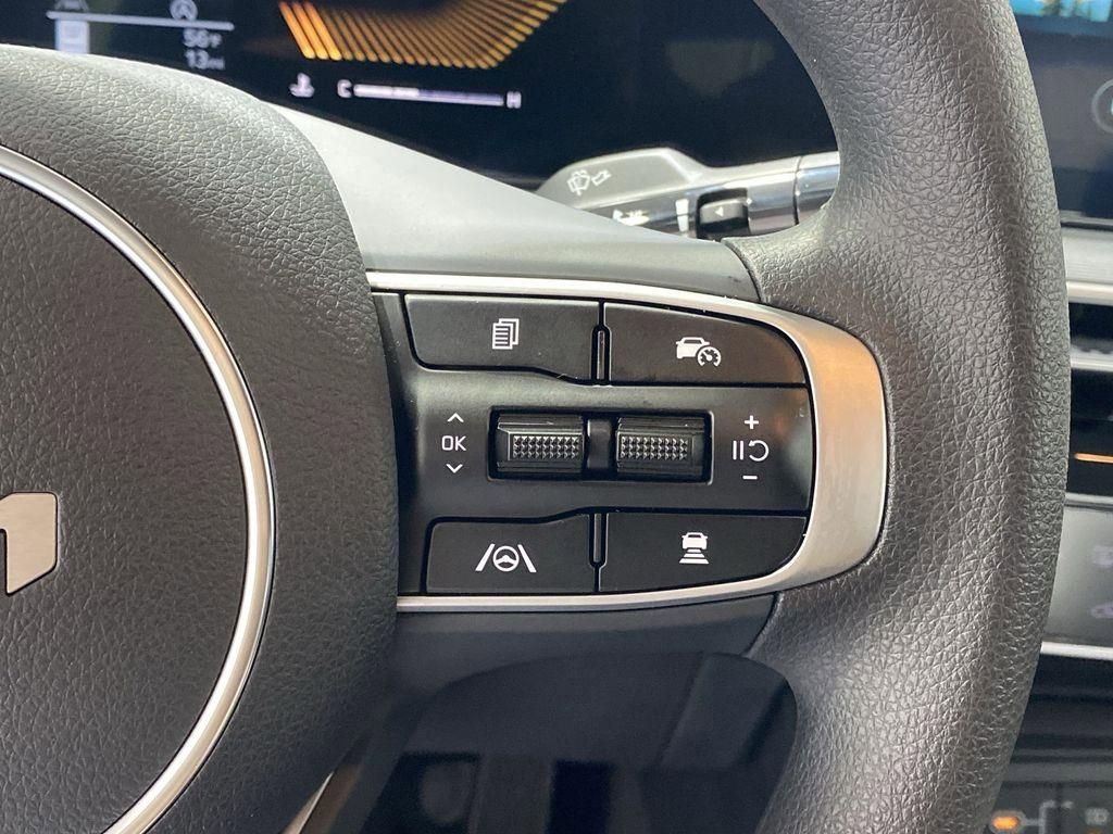 New 2026 Kia K5 LXS FWD image 33