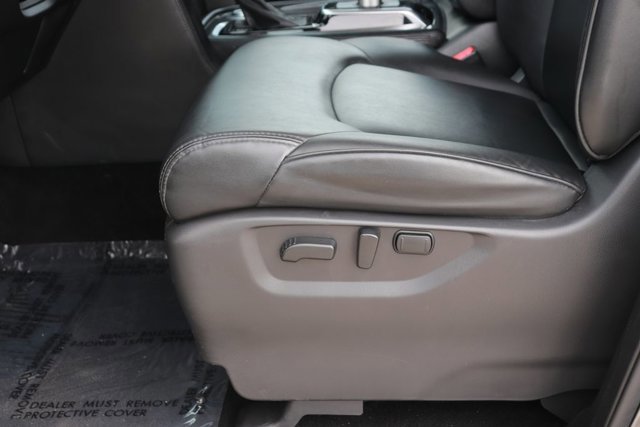 Used 2024 Nissan Armada SV image 9