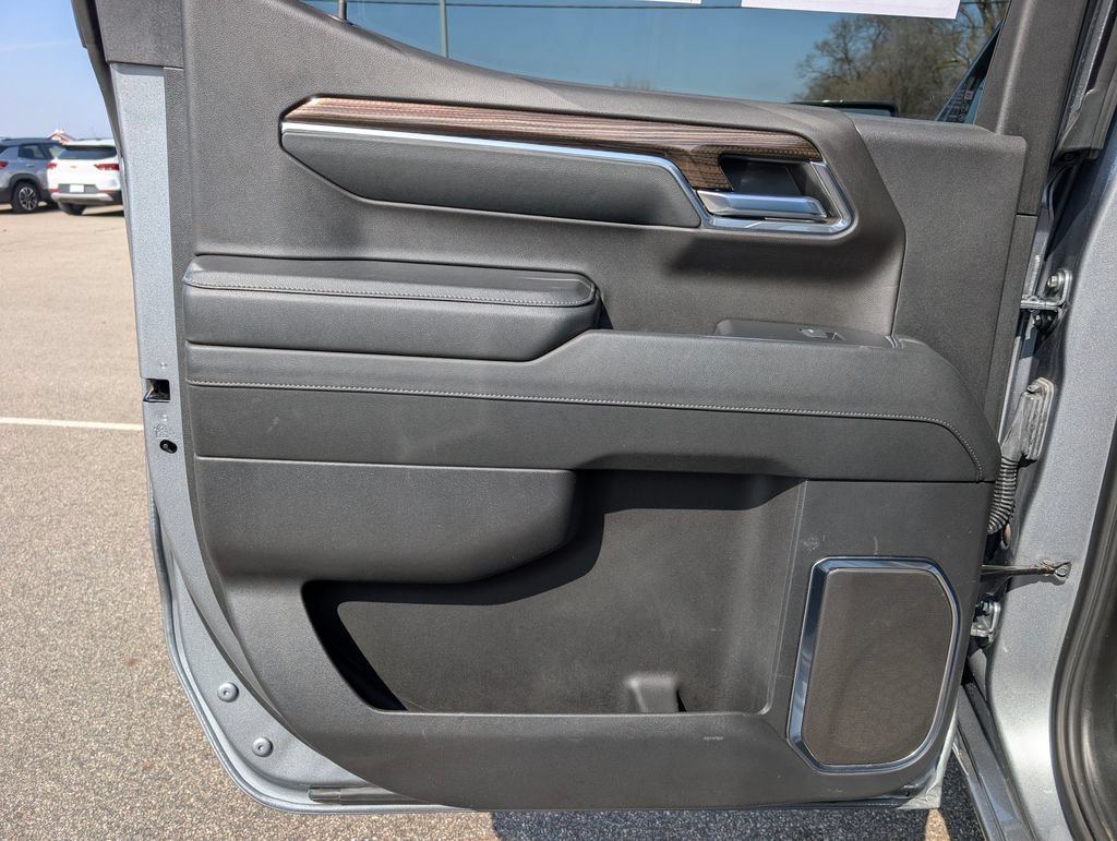 Used 2024 Chevrolet Silverado 1500 LT AWD/4WD image 25