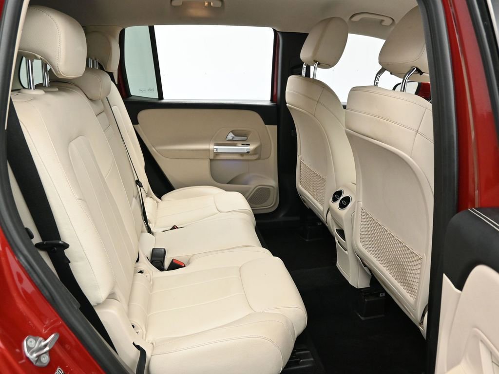 Used 2020 Mercedes-Benz GLB 250 w/ Premium Package image 17