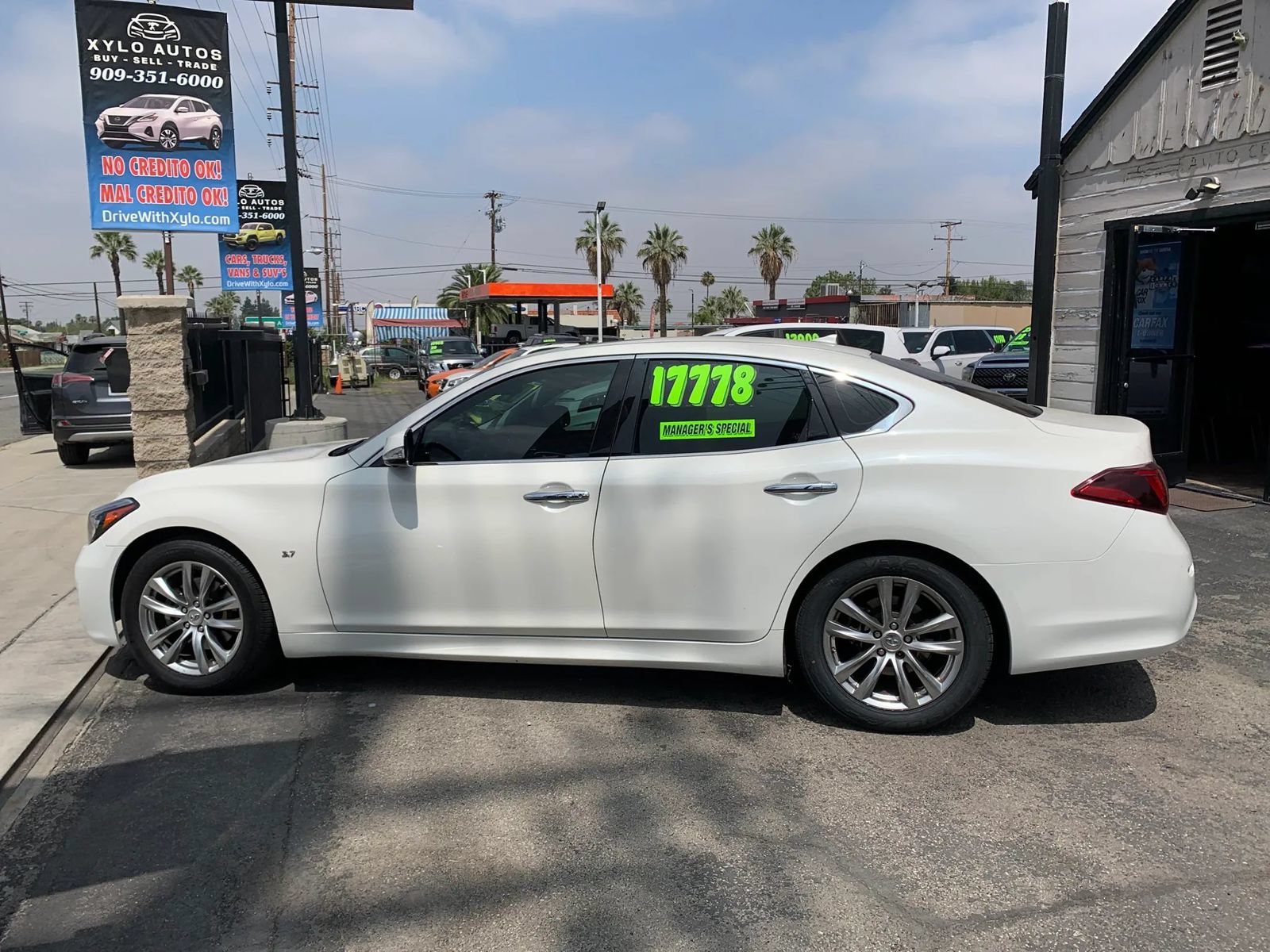 Used 2019 INFINITI Q70 Luxe w/ Proactive Package RWD image 4
