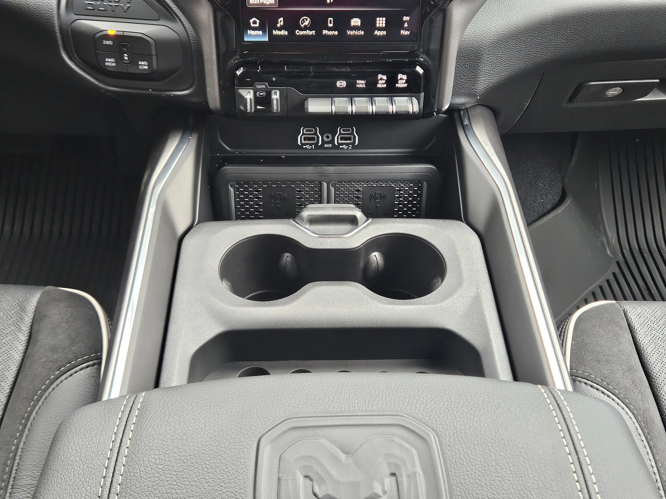 New 2026 RAM 2500 Laramie w/ Night Edition AWD/4WD image 10