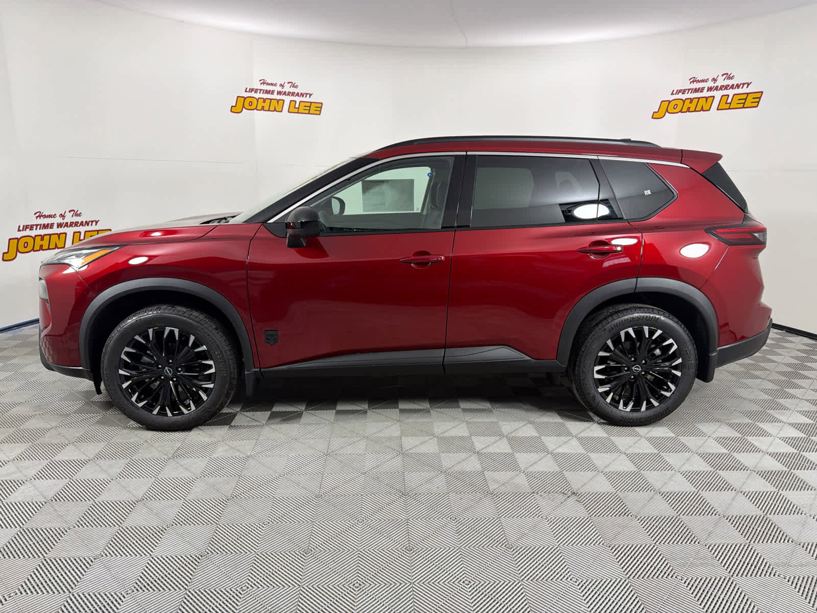 New 2026 Nissan Rogue Dark Armor image 2