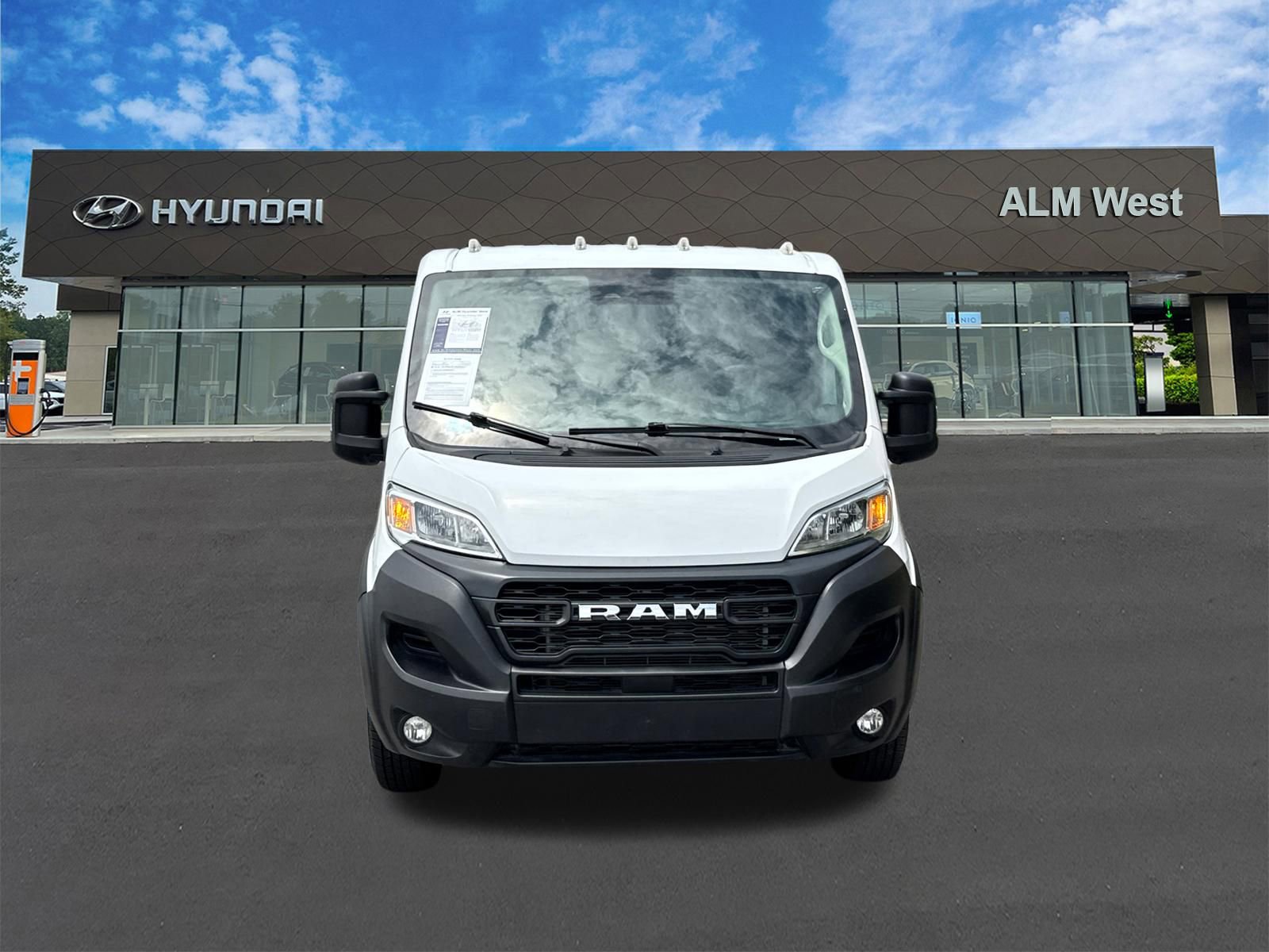 Used 2025 RAM ProMaster 2500 w/ Convenience Group FWD video 2