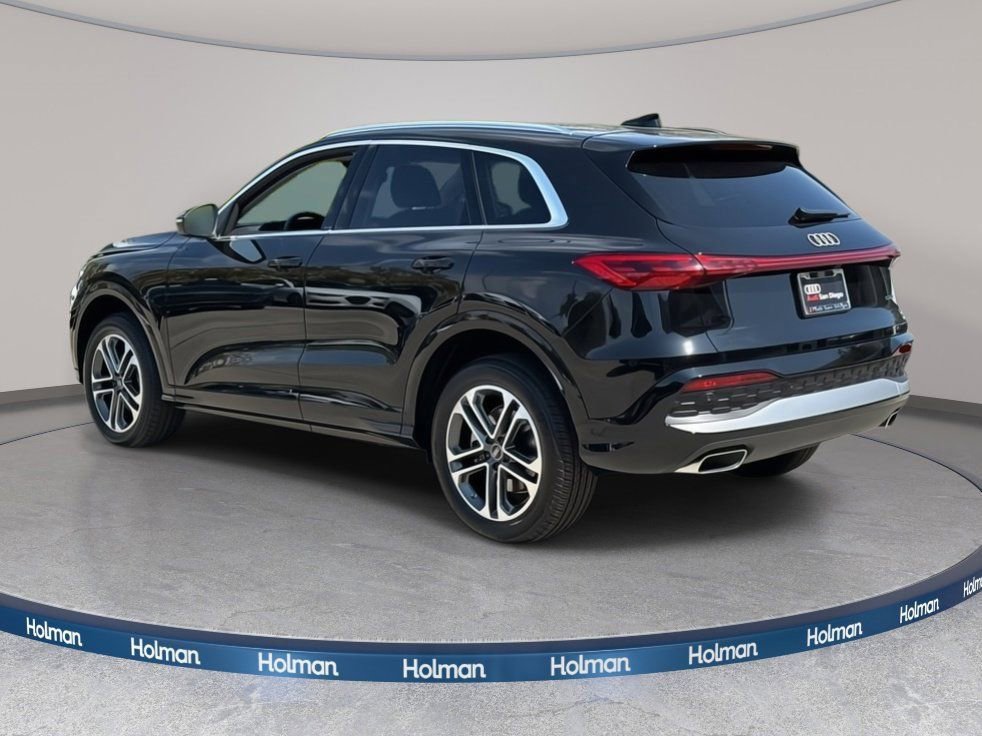 Certified 2025 Audi Q5 Premium w/ Convenience Package image 4