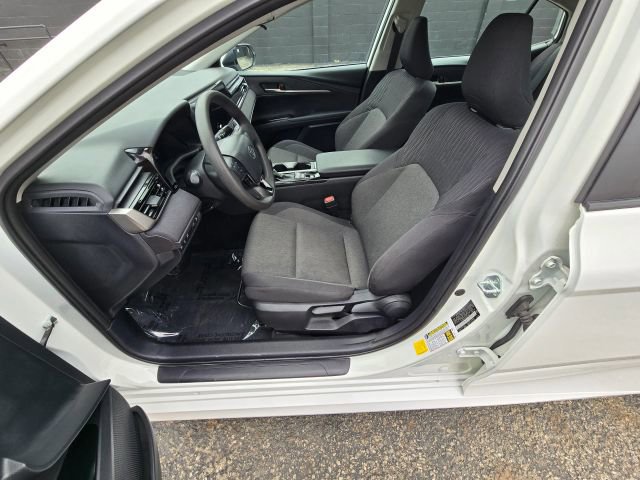 Used 2025 Toyota Camry LE image 8