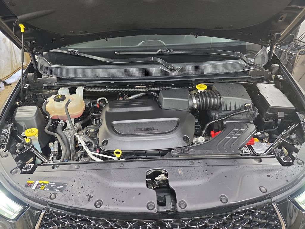 Used 2023 Chrysler Pacifica Touring-L FWD image 31