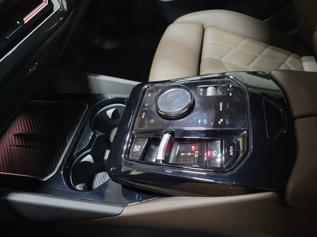 Used 2024 BMW 530i xDrive w/ Premium Package image 20