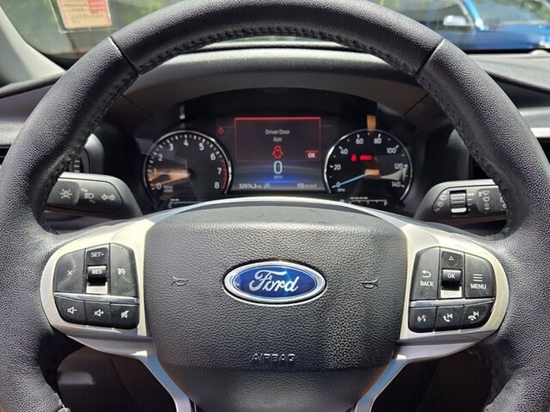 Used 2024 Ford Explorer XLT AWD/4WD image 27
