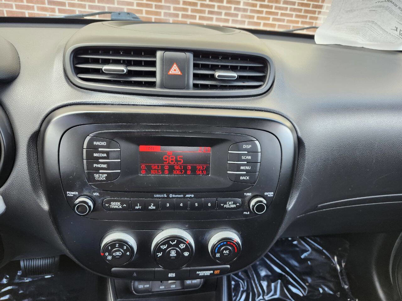 Used 2016 Kia Soul FWD image 9