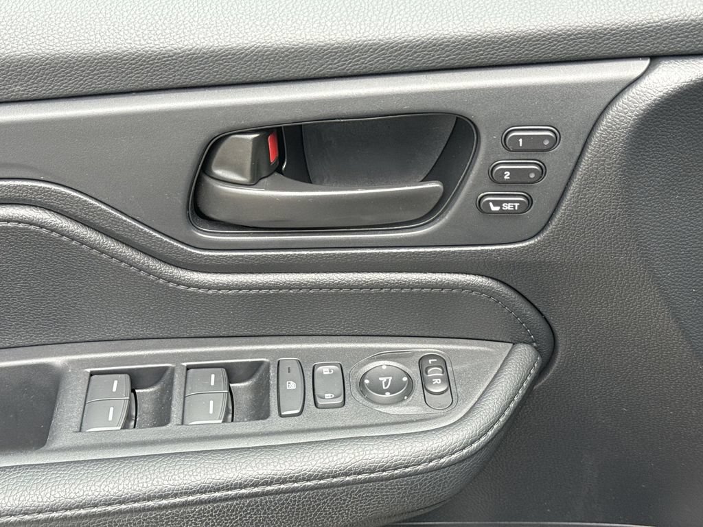 Used 2025 Honda Odyssey Sport-L image 15