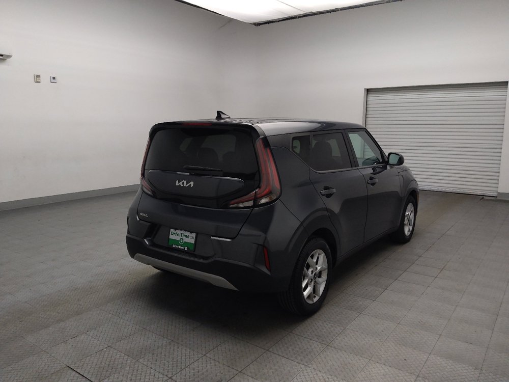 Used 2023 Kia Soul LX w/ LX Technology Package FWD image 9