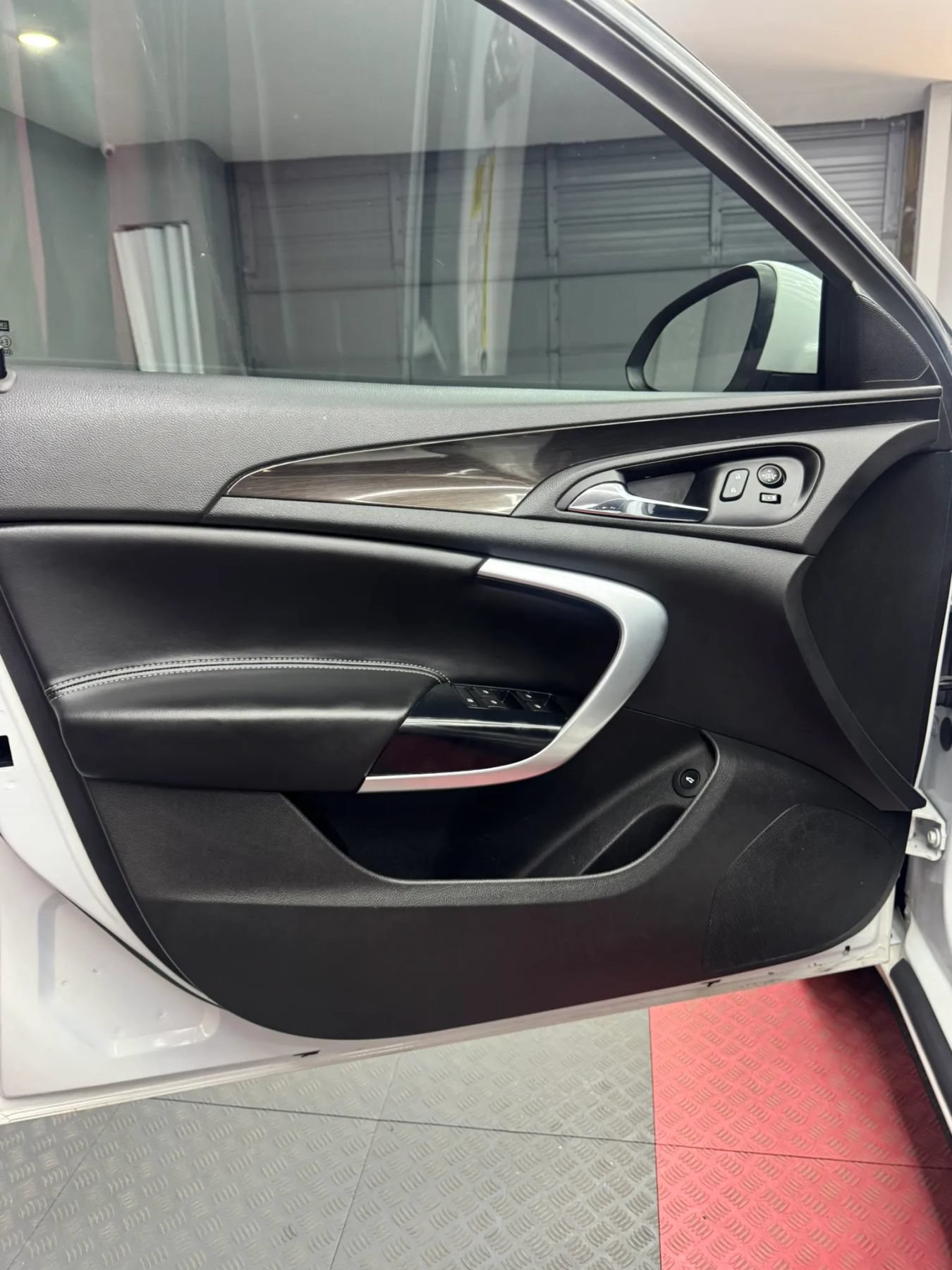Used 2017 Buick Regal Sport Touring FWD image 12
