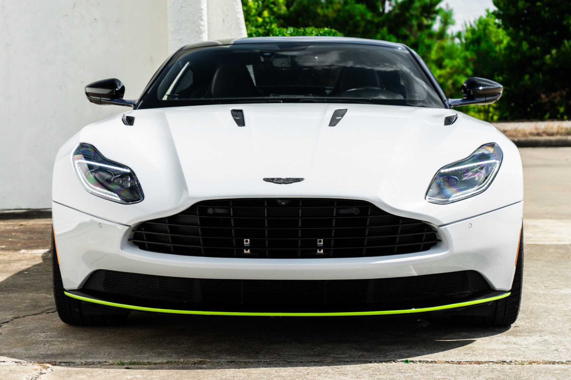 Used 2019 Aston Martin DB11 AMR RWD image 13