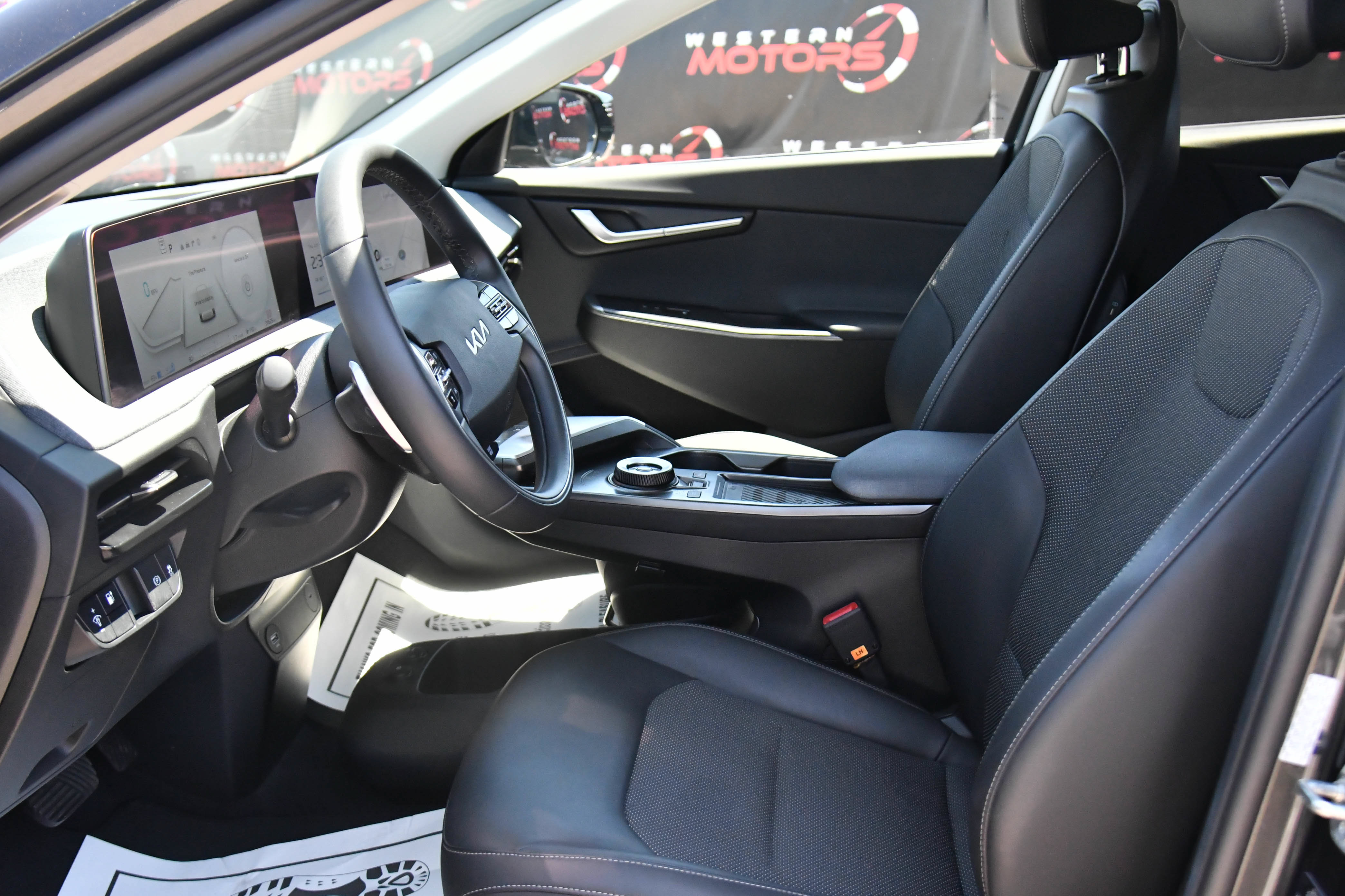 Used 2024 Kia EV6 Light RWD image 18