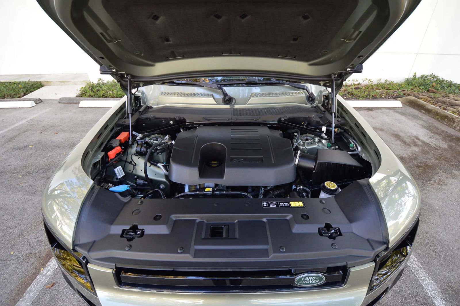 Used 2025 Land Rover Defender 110 X-Dynamic SE image 62