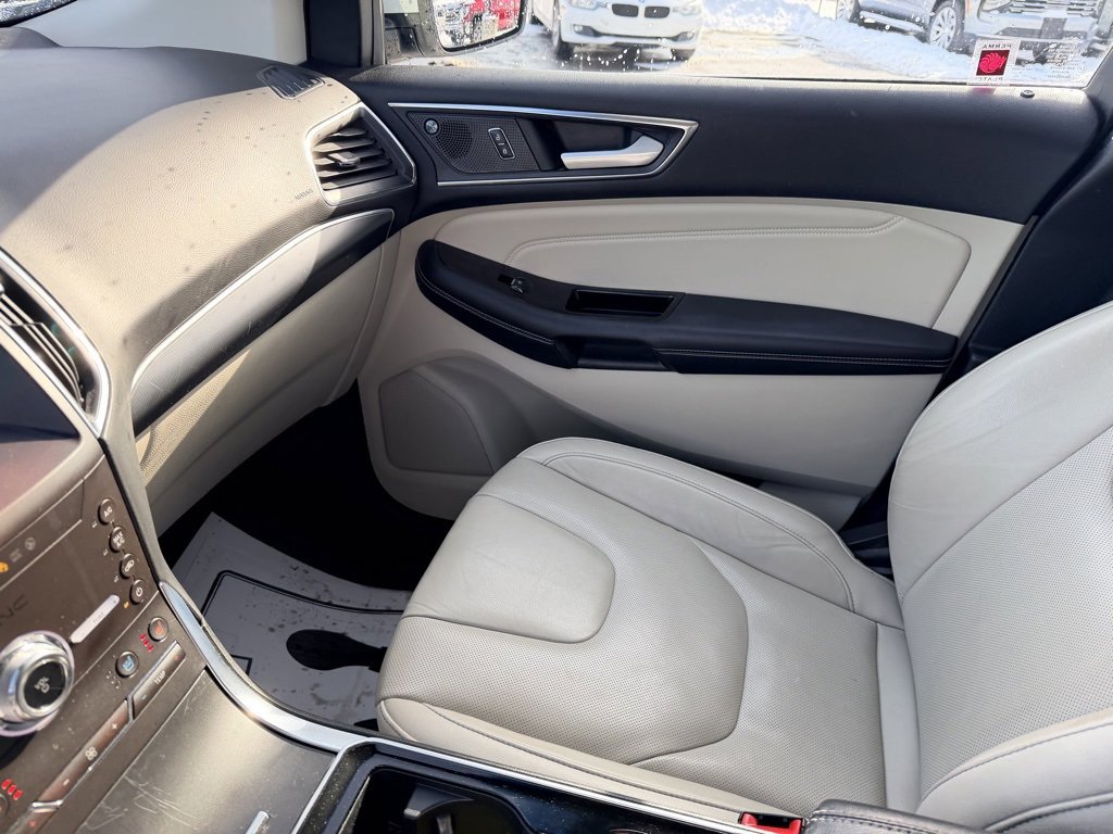 Used 2020 Ford Edge Titanium w/ Equipment Group 301A image 29