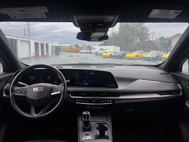 Used 2024 Cadillac XT4 Premium Luxury image 21