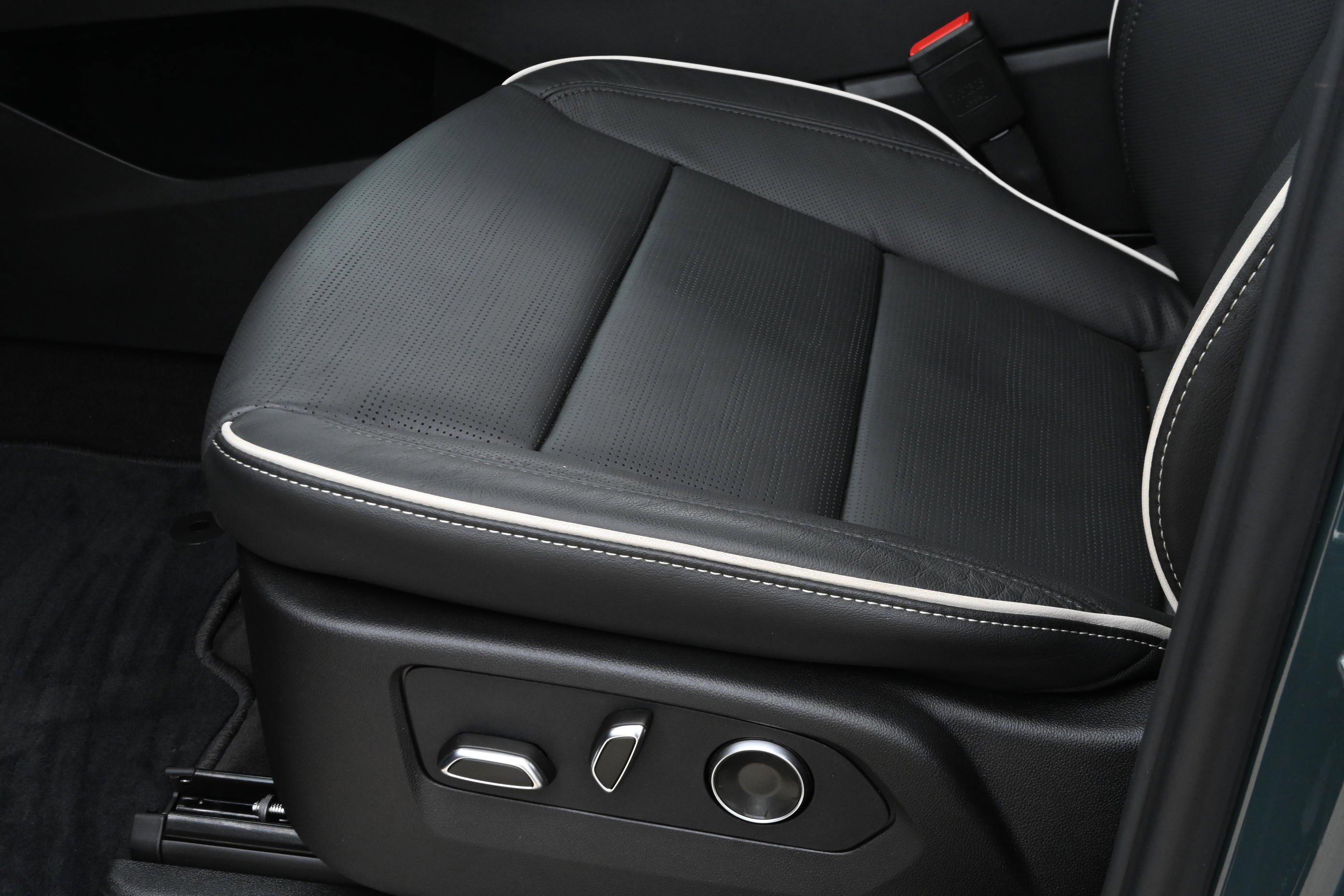 Used 2026 Cadillac Escalade Luxury image 33