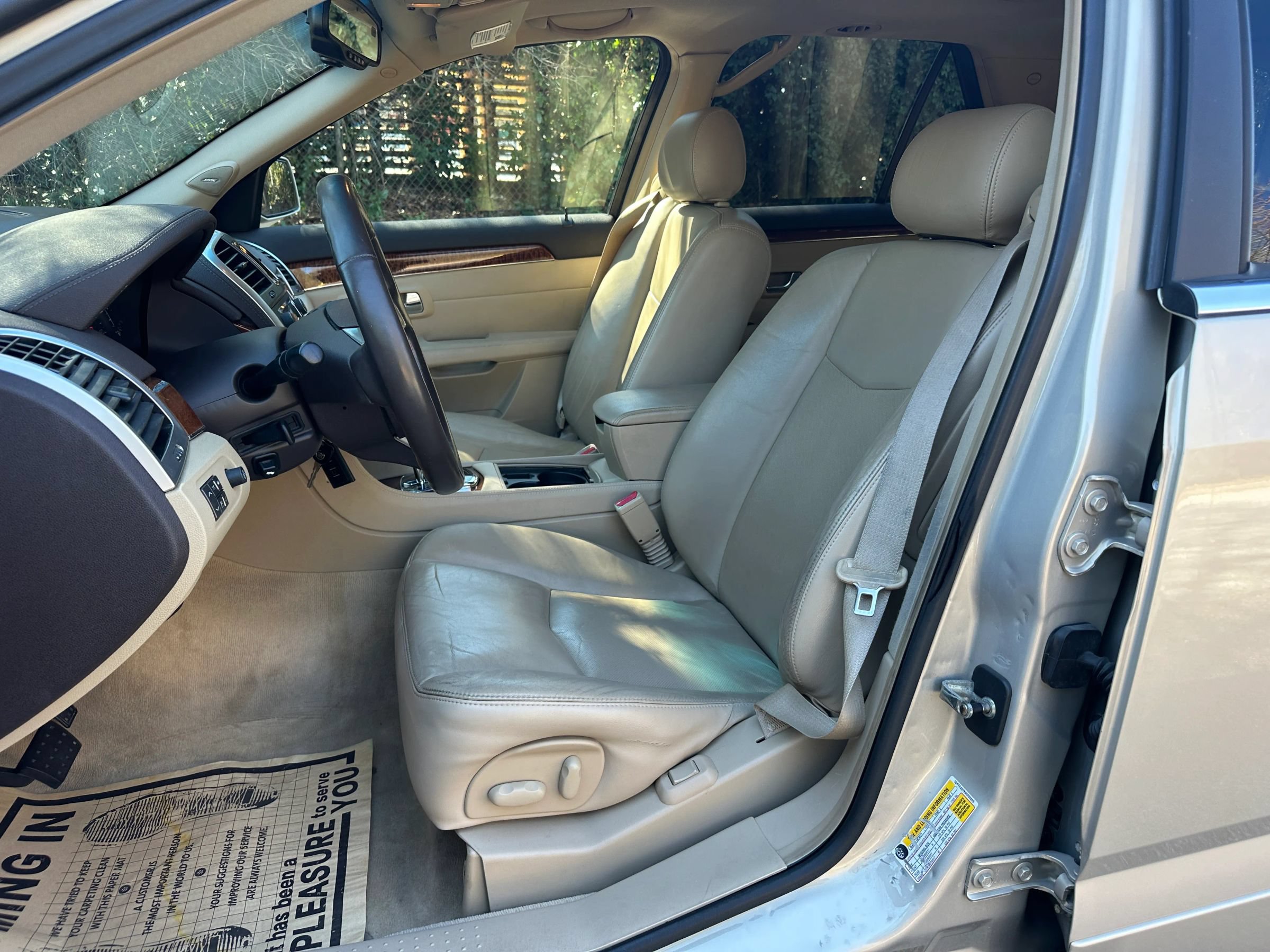 Used 2008 Cadillac SRX AWD w/ Utility Package image 9