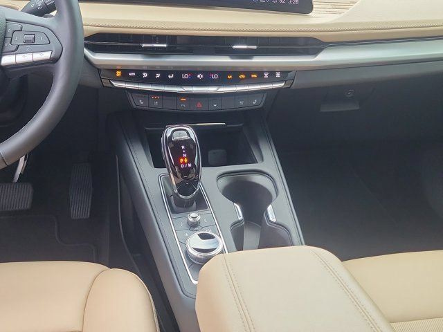 Used 2025 Cadillac XT4 Premium Luxury FWD image 27