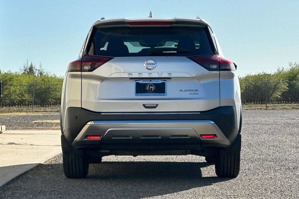 Used 2021 Nissan Rogue Platinum image 5