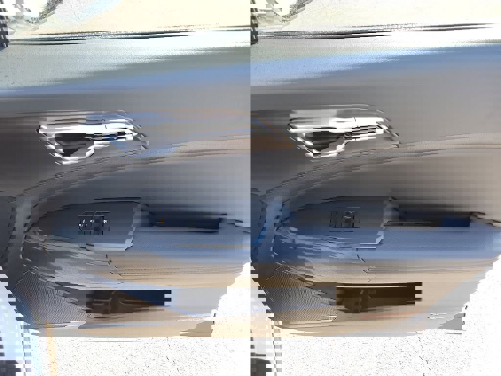 New 2026 Kia Sportage EX w/ EX Panorama Roof Package image 10