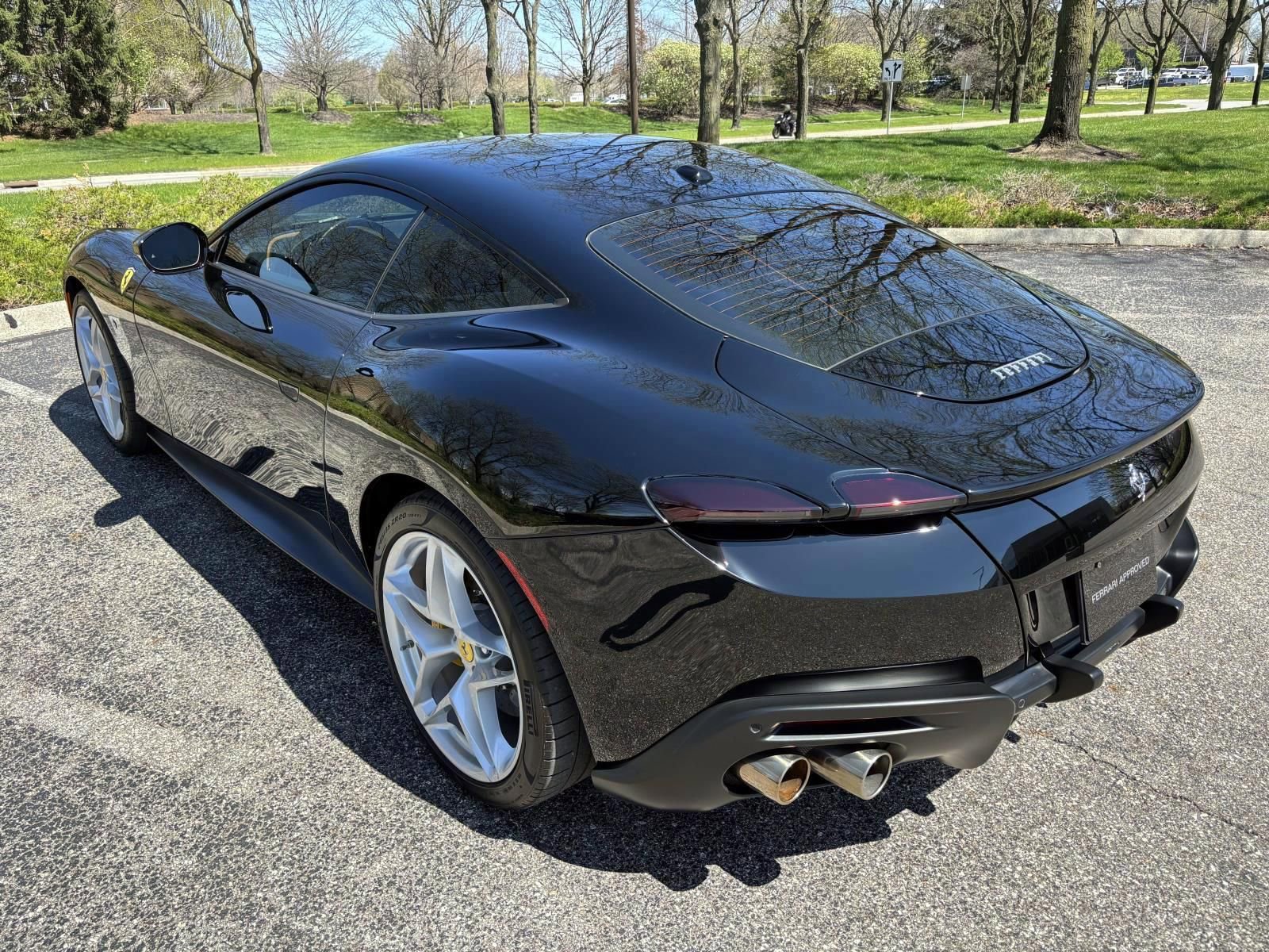 Used 2022 Ferrari Roma image 4