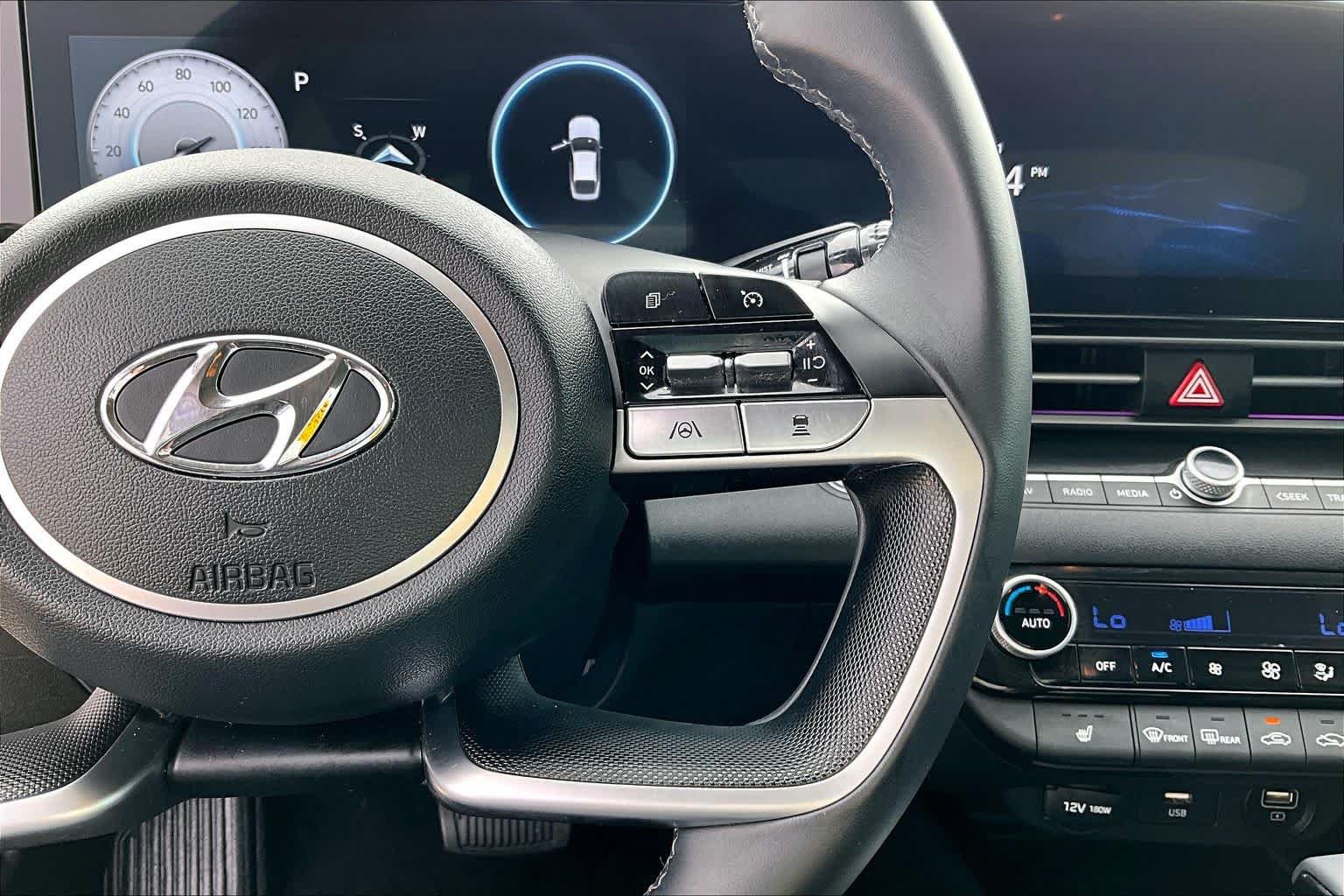 Certified 2023 Hyundai Elantra Limited FWD image 25