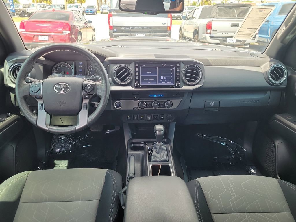 Used 2022 Toyota Tacoma TRD Sport w/ Technology Package RWD image 12
