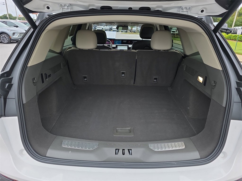 Used 2025 Lincoln Nautilus Premier w/ Equipment Group 102A image 35