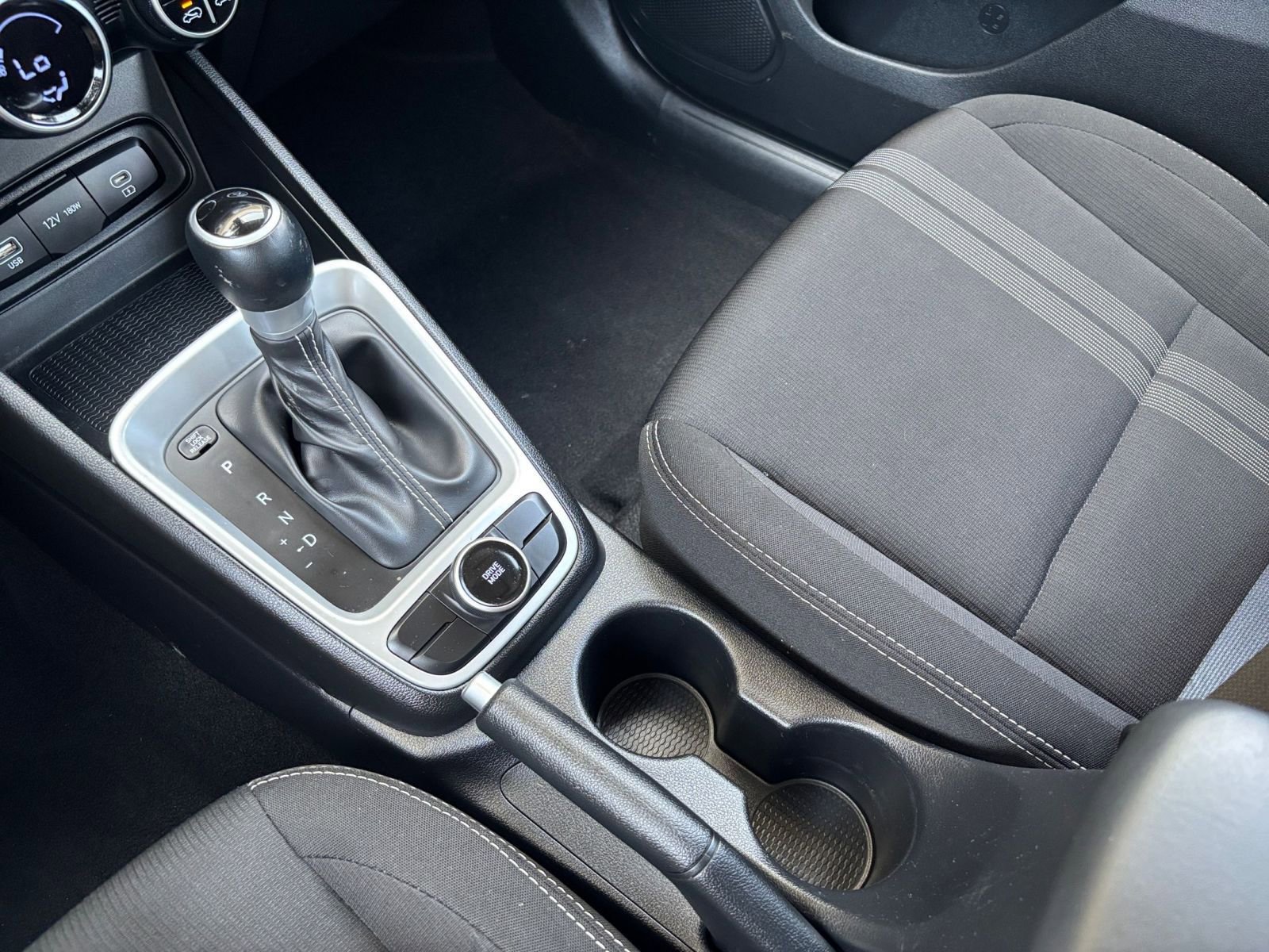 Used 2025 Hyundai Venue SEL image 42