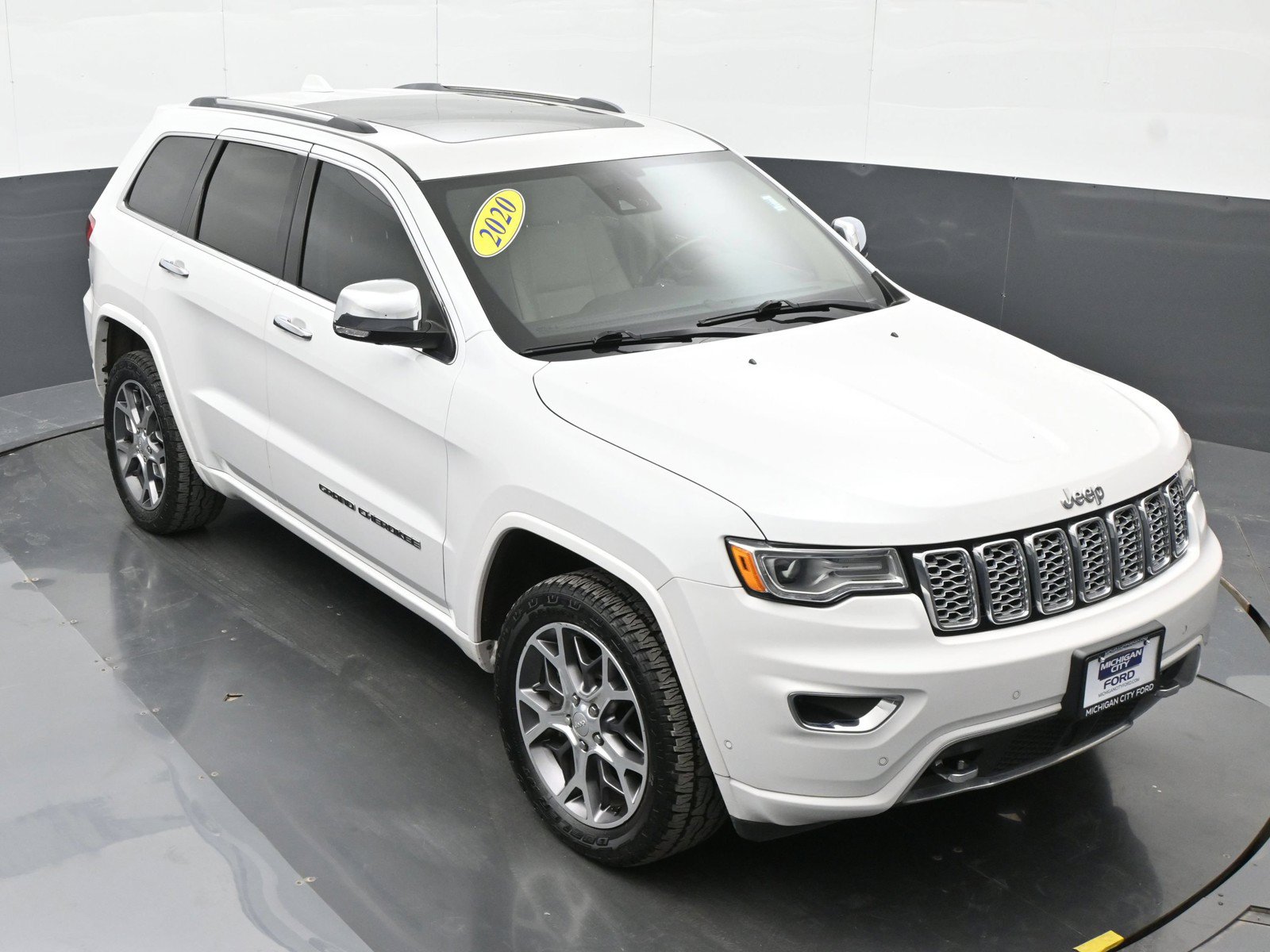 Used 2020 Jeep Grand Cherokee Overland AWD/4WD image 33