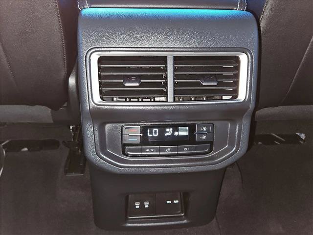 Used 2025 Volkswagen Atlas SE FWD image 16