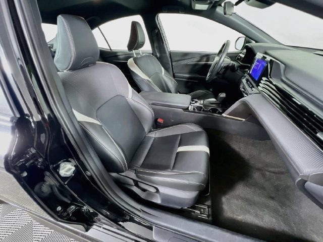 Used 2025 Toyota Camry SE FWD image 25