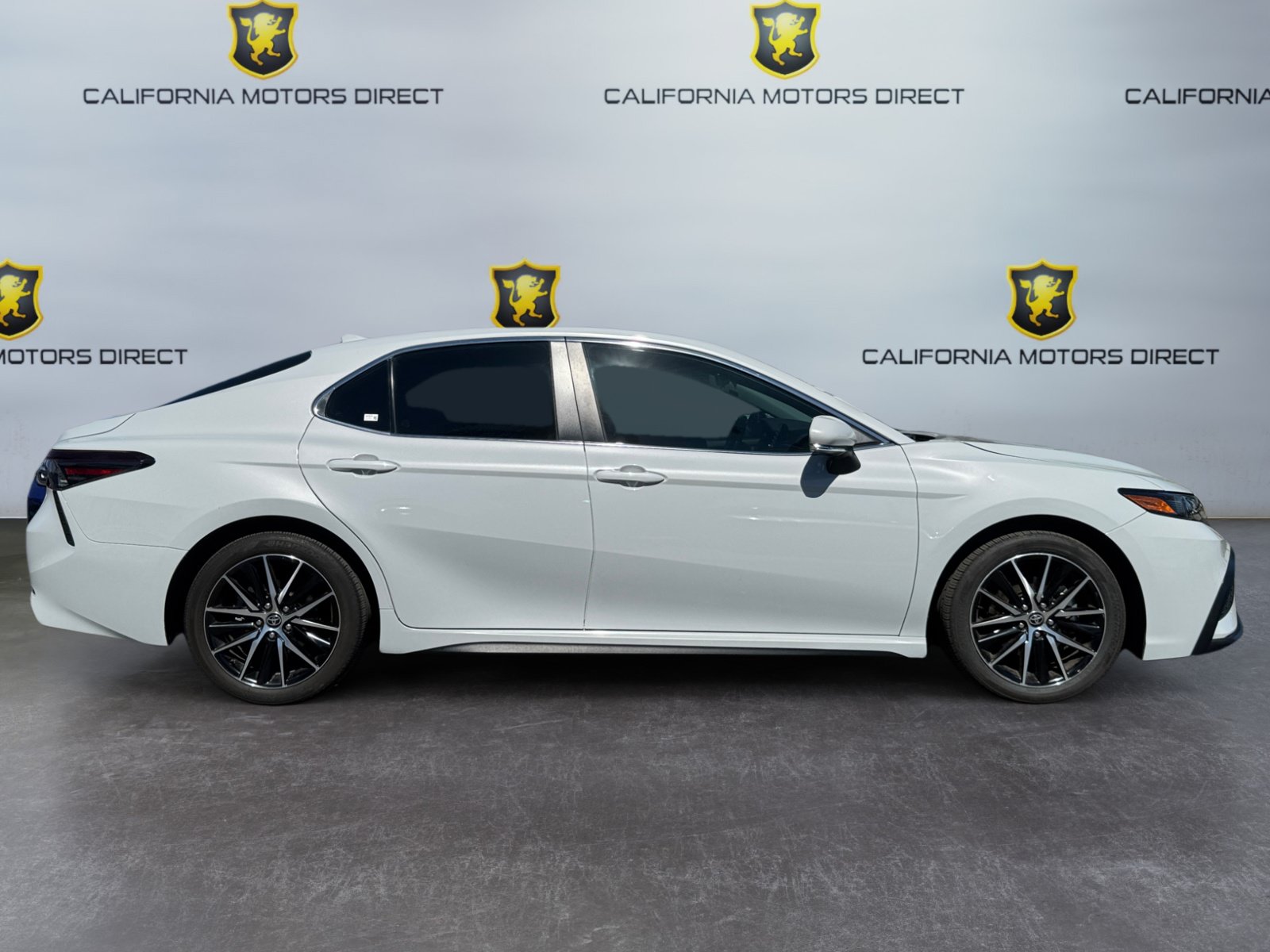 Used 2024 Toyota Camry SE w/ Blackout Package (TMS) FWD image 6