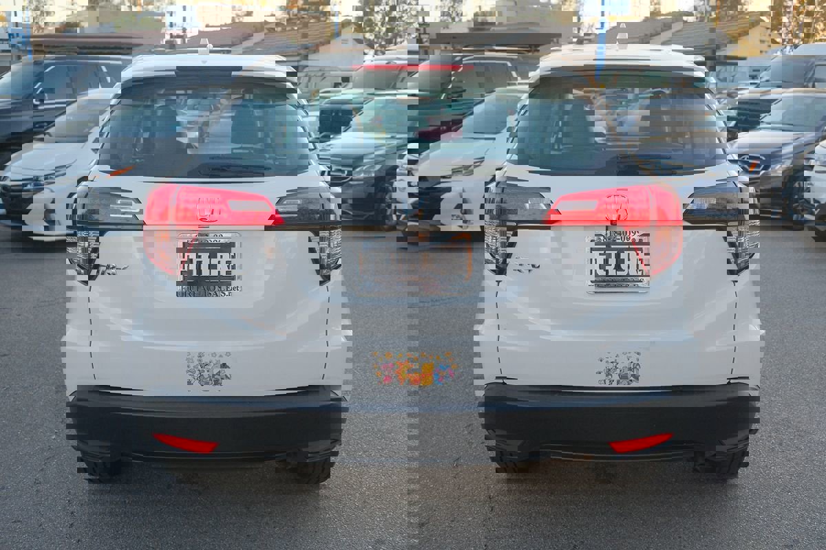 Used 2017 Honda HR-V LX image 5