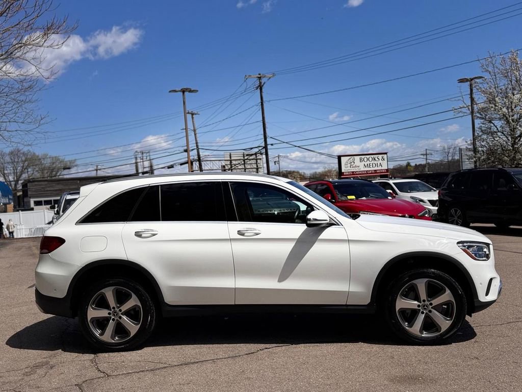 Used 2022 Mercedes-Benz GLC 300 4MATIC w/ Premium Package Lite image 7