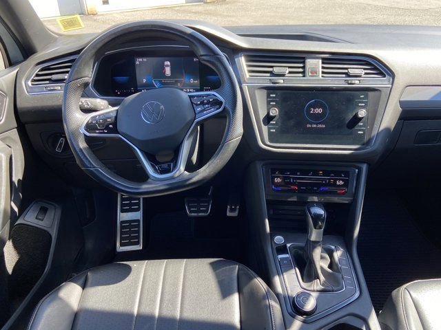 Certified 2022 Volkswagen Tiguan SE R-Line image 14