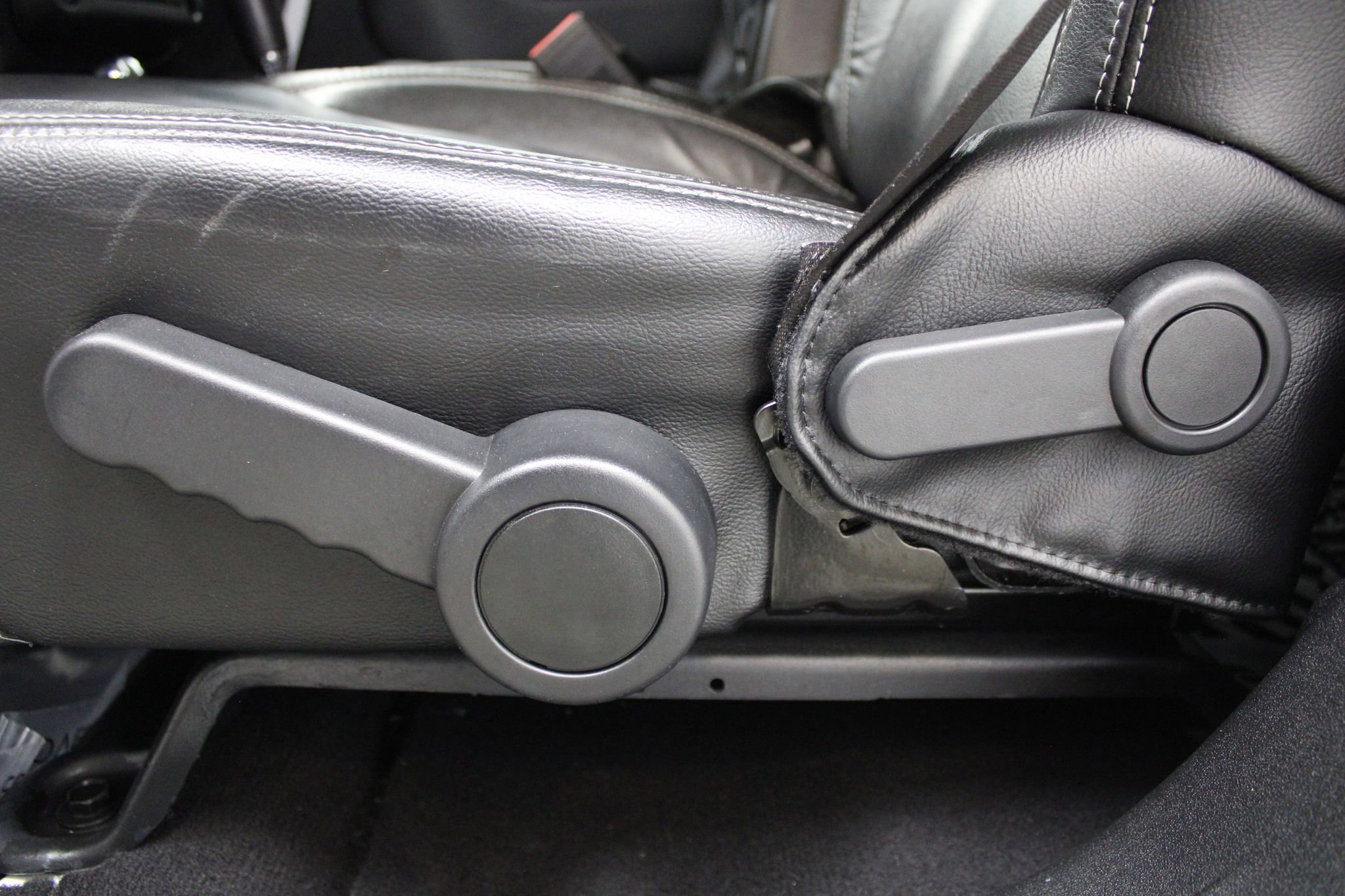 Used 2017 Jeep Wrangler Unlimited Rubicon image 37