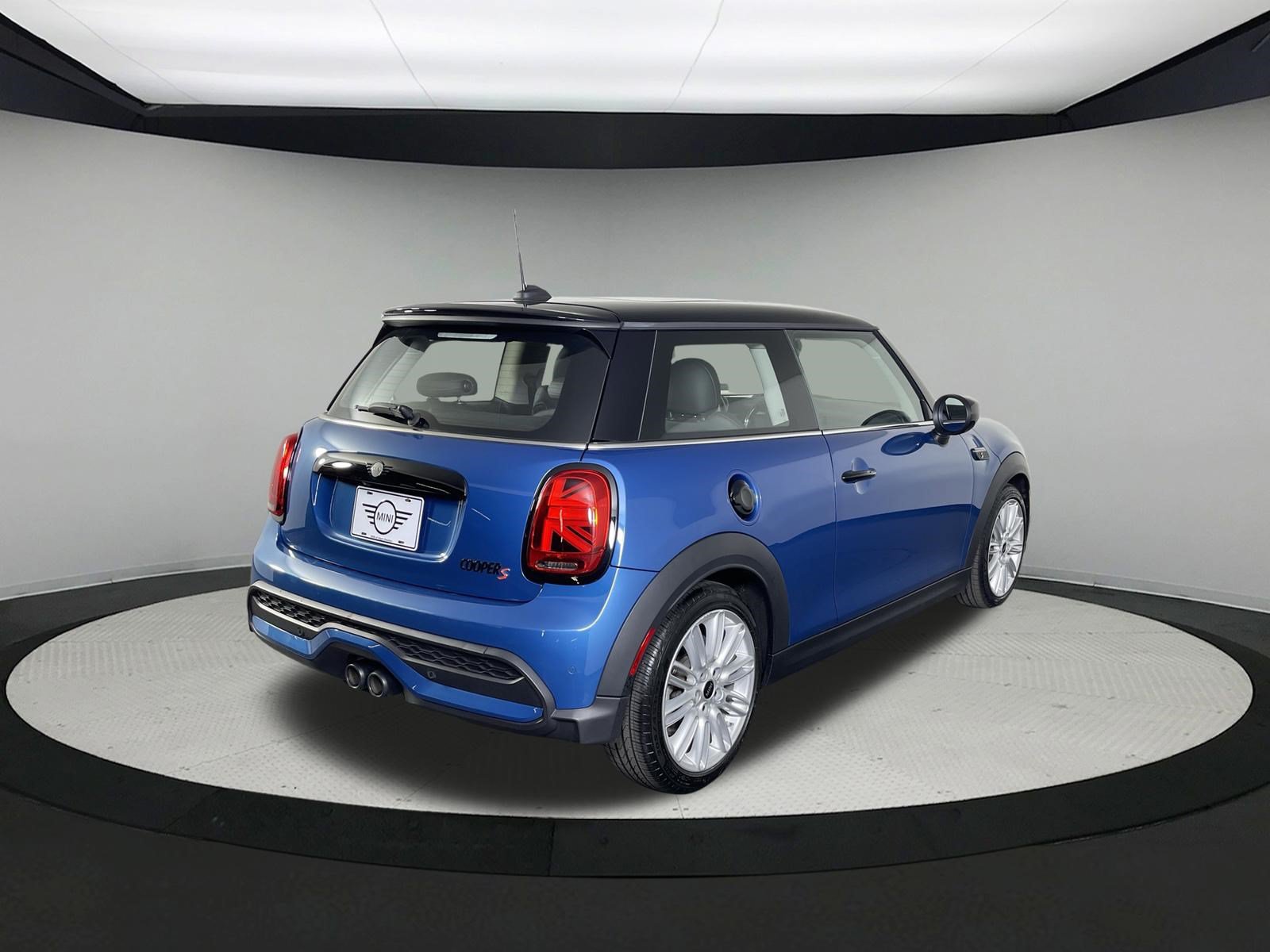 Used 2024 MINI Cooper S FWD image 5