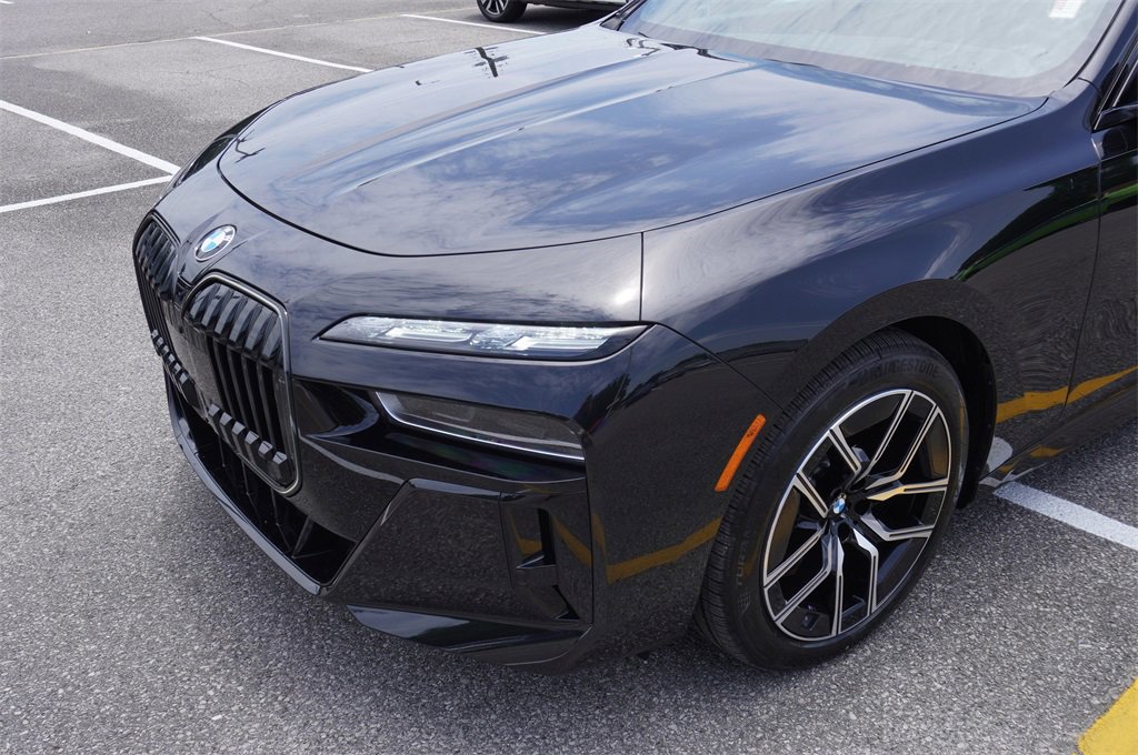 New 2025 BMW 740i w/ Executive Package image 31