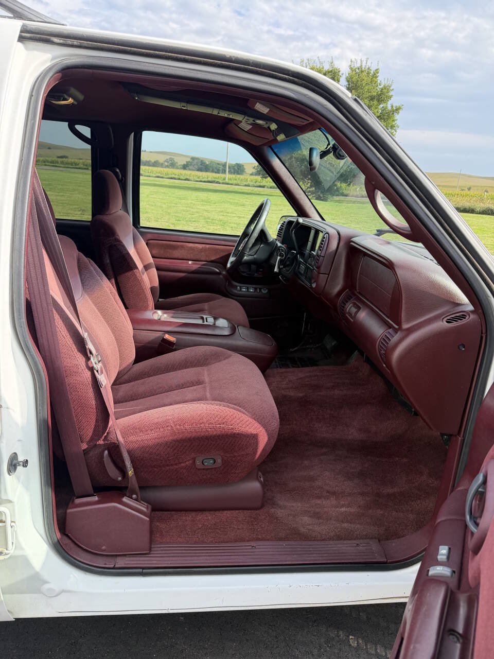 Used 1999 GMC Suburban 4WD w/ Marketing Opt Pkg 2 image 22