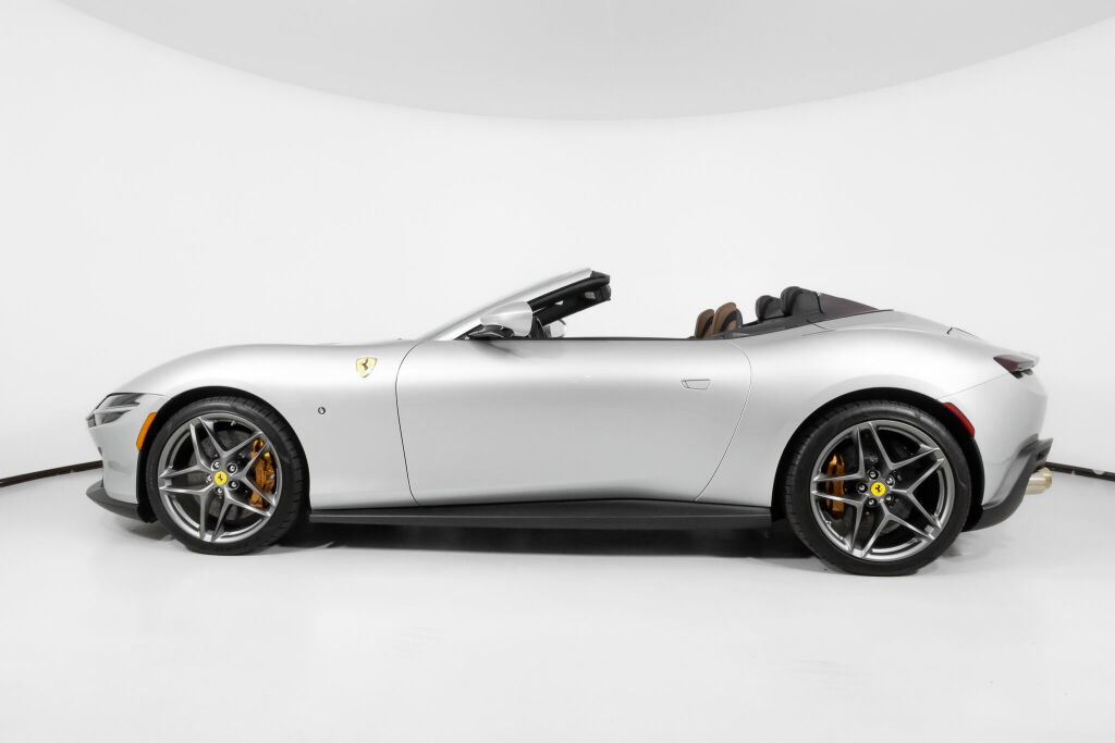 Used 2024 Ferrari Roma image 3